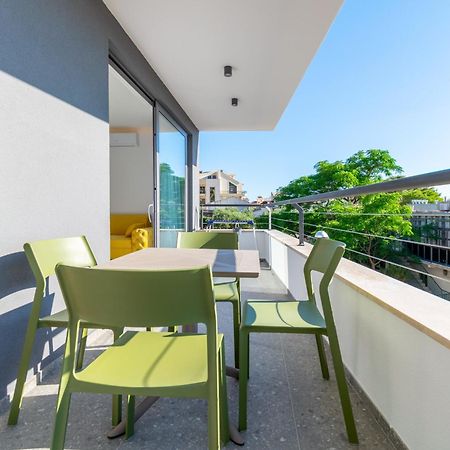 Apartmani Pino Baska Voda Luaran gambar