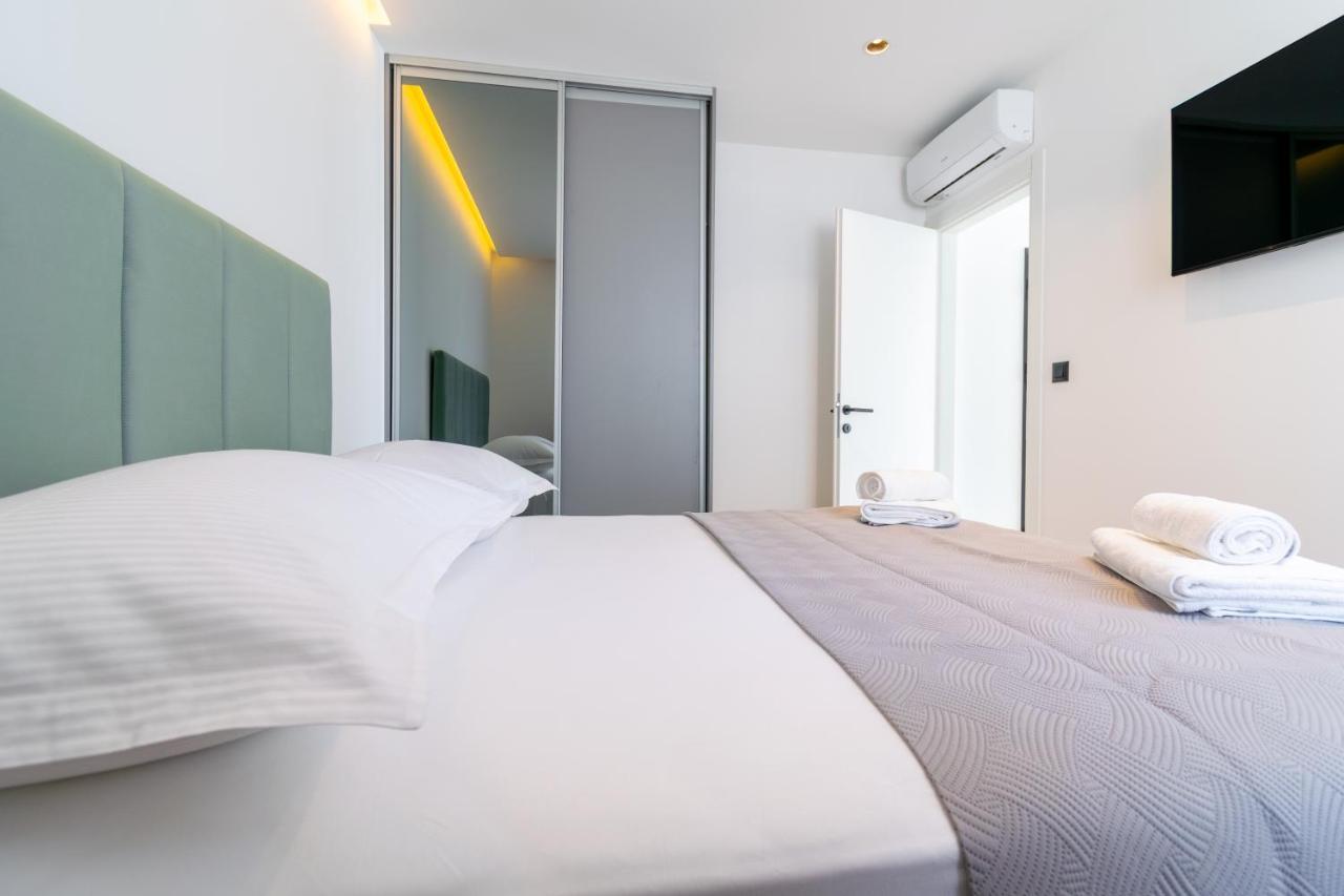 Apartmani Pino Baska Voda Luaran gambar