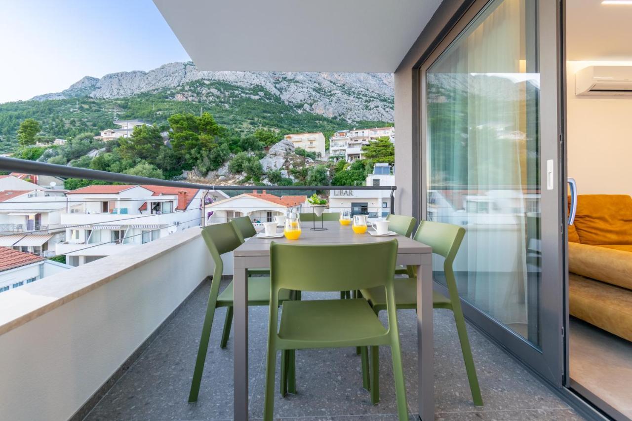 Apartmani Pino Baska Voda Luaran gambar
