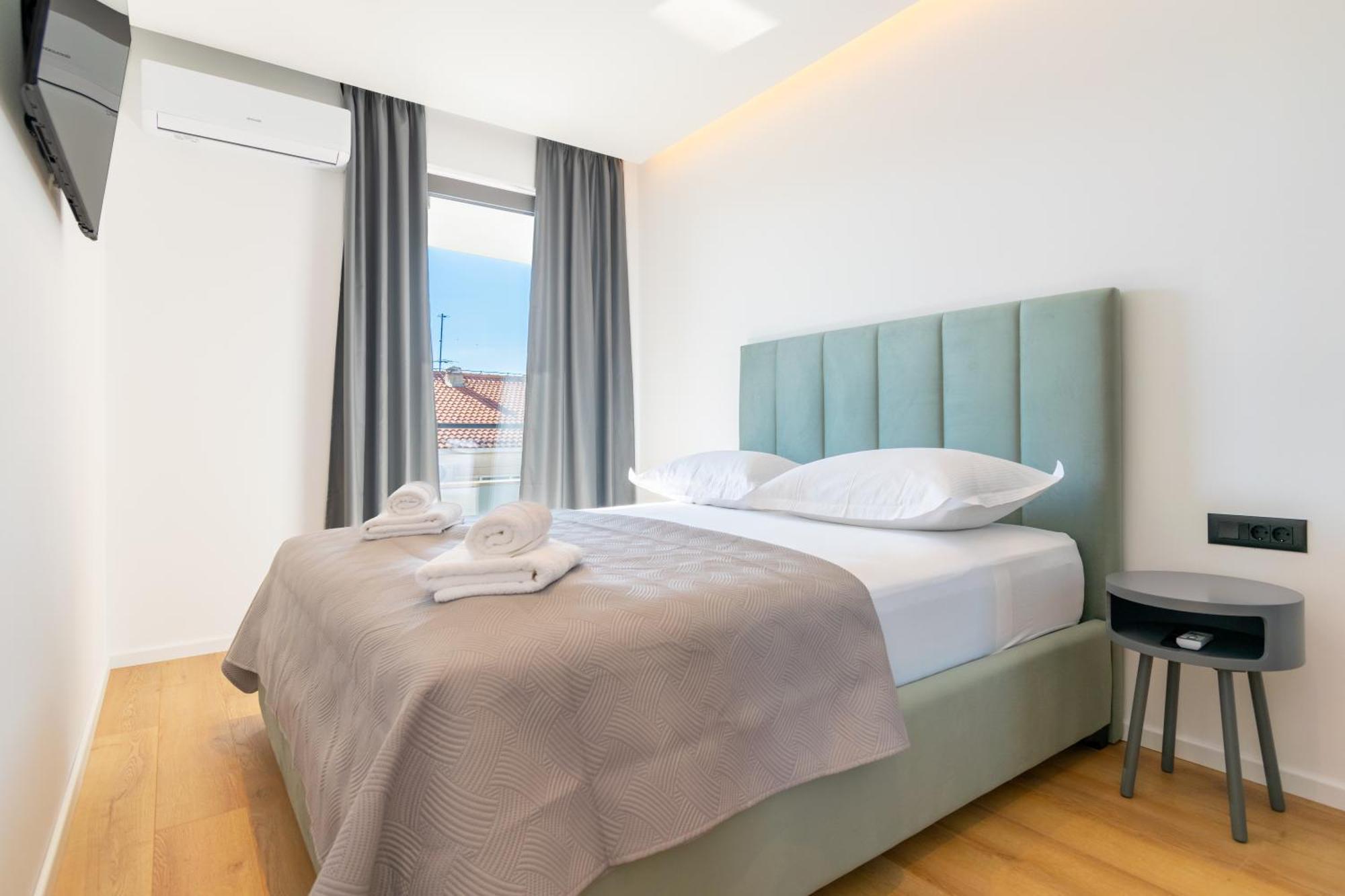 Apartmani Pino Baska Voda Luaran gambar