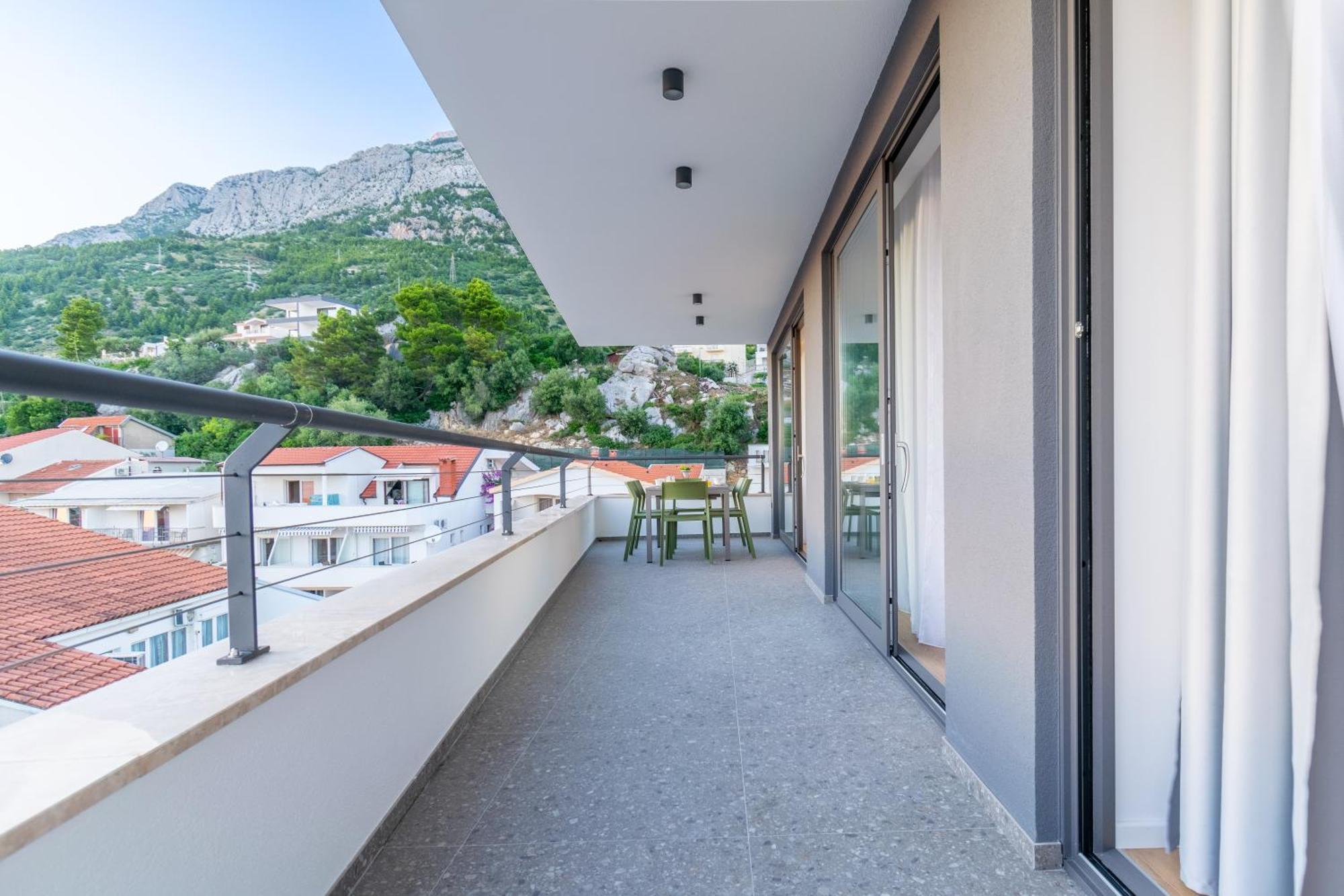 Apartmani Pino Baska Voda Bilik gambar